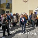 Nach der Stunde der Barmherzigkeit verlassen viele Anwesende die Kirche um sich am Markusplatz bei Reindling, Kaffee und verschiedenen Getränken zu stärken ehe hernach die Impulse des Tages folgen (© Herr Gerhard Pulsinger).