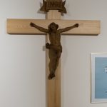 Das neue Kreuz, Korpus und Aufschrift wurden vom alten Kreuz übernommen (© Herr Mag. Bernhard Wagner).
